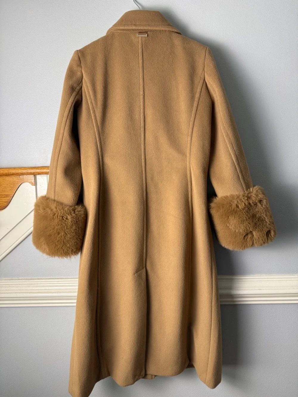 Vince Camuto Camel Trench Coat with Faux Fur Cuffs - Picture 5 of 11